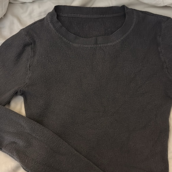 Top - Picture 2 of 3